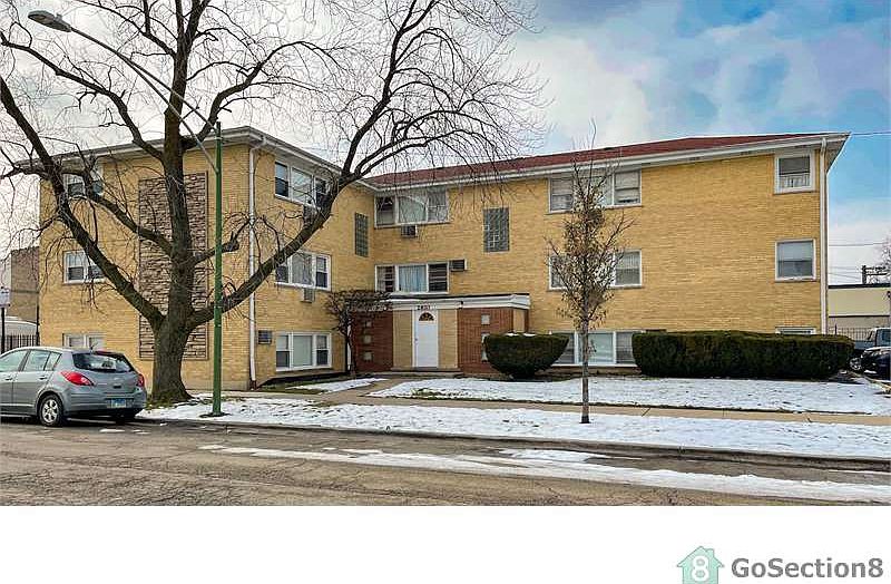 1st image of 2810 N Lowell Ave APT 1G