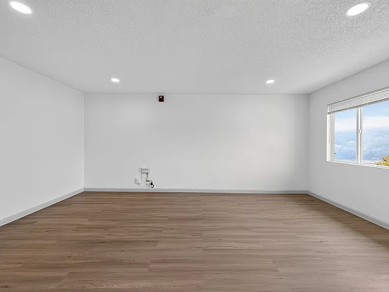 The Clover Apartments — Photo 36