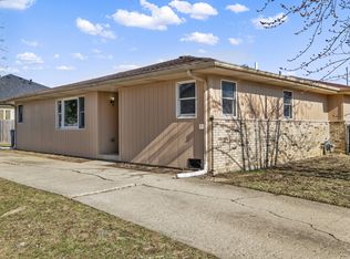 2466 Red Oak Trl, Crest Hill, IL