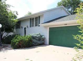 2300 13th Ave S, Clinton, IA 52732