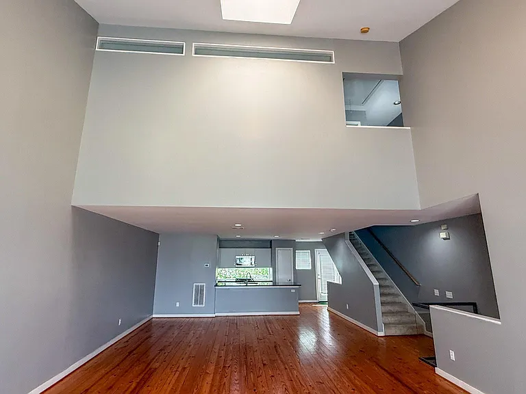 2605 Calumet St #16 — Photo 7