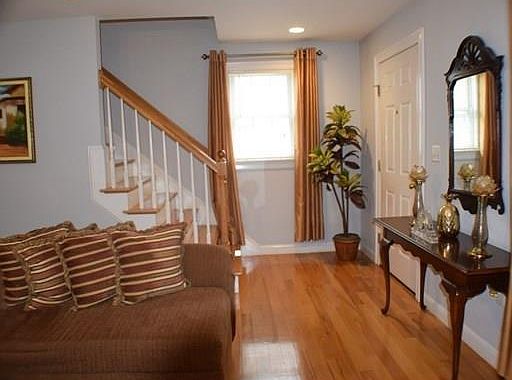 3rd image of 1442 Hyde Park Ave #1442