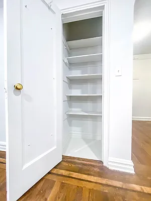 Rented by Voro New York | media 93