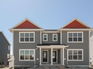 422 Crusader Point, Waunakee, WI 53597