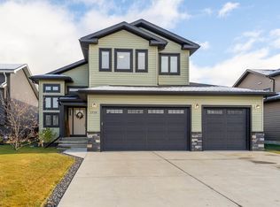 1719 Crestview Way, Cold Lake, AB T9M 0L8