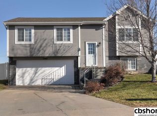 11416 Bauman Cir, Omaha, NE 68164