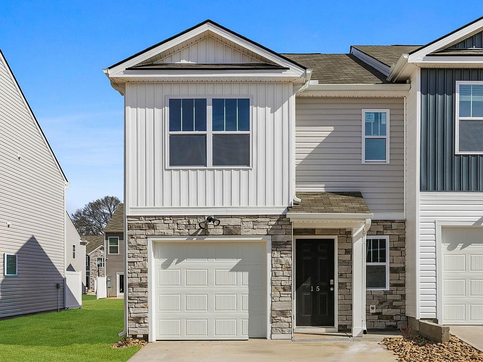 1st image of 15 Pleasant Woods Trl