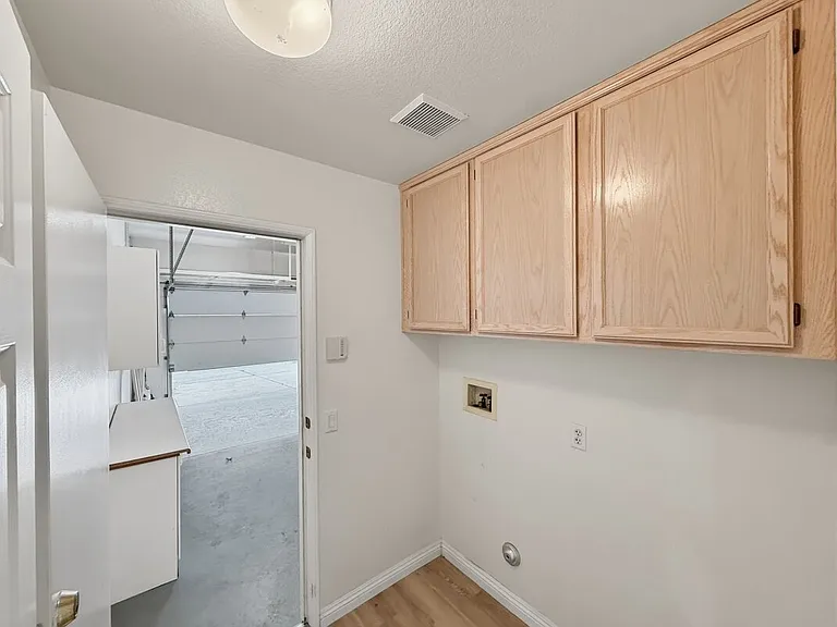22810 Mountain Ash Cir — Photo 32