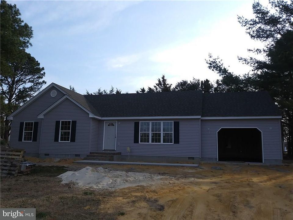 1st image of 221 Lewis Dr