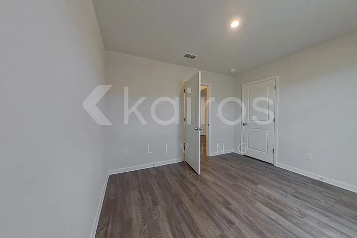 329 Ironwood Ct — Photo 11