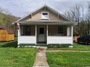 102 Reynolds Ave, Bluefield, VA 24605