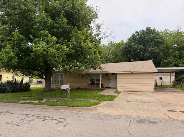 1101 N Wilhite St, Cleburne, TX 76031