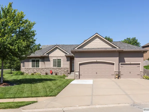 6302 N 155th Cir, Omaha, NE 68116