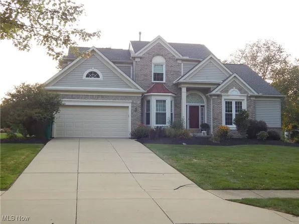 9717 Burton Dr, Twinsburg, OH 44087