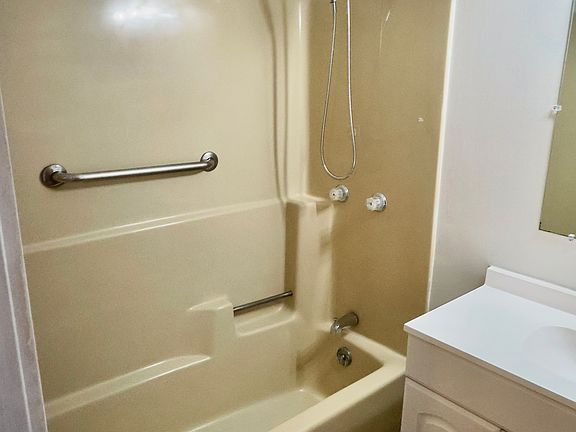 4th image of 7638 E South St #1