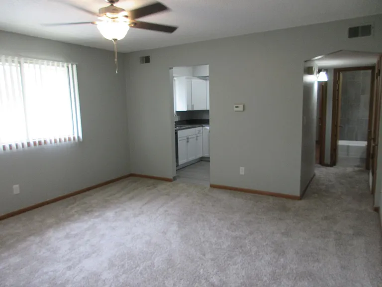4729 California St #8 — Photo 7