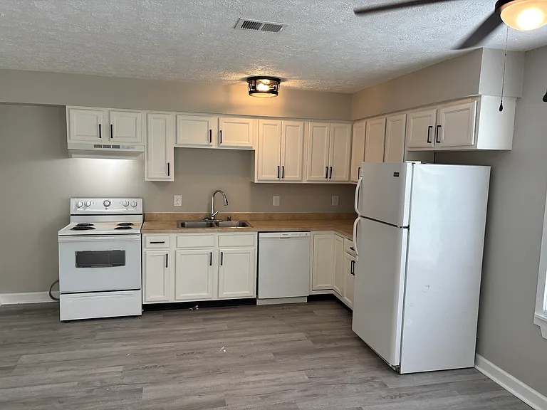 308 Vaught Ct #A — Photo 4