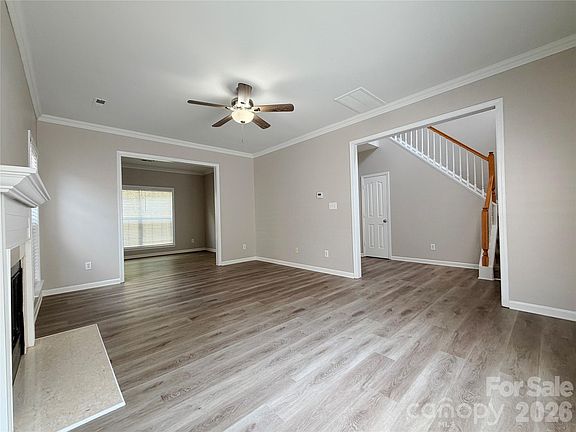 5th image of 15035 Annan Ct