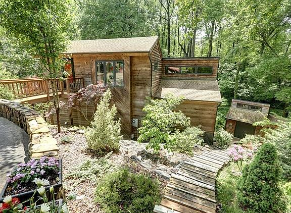 3rd image of 4102 Forest Cir