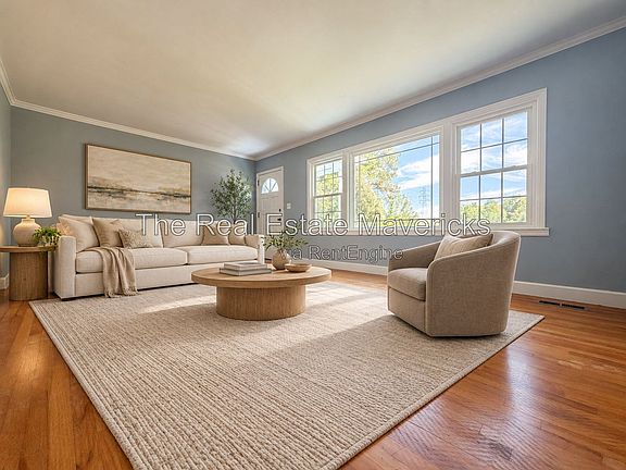 3rd image of 813 Park City Rd