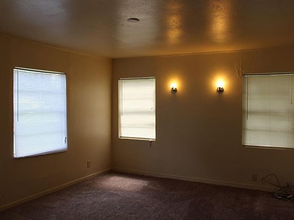 3rd image of 215 E Park Place Dr