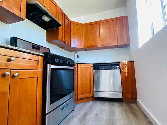 3rd image of 7942 Tatum Waterway Dr #5
