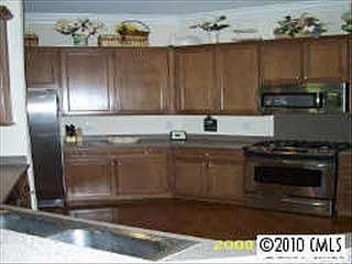3rd image of 4123 Belle Meade Cir