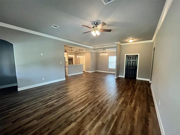 4th image of 408 Pebble Dr