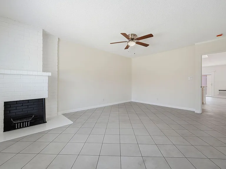 1531 E La Palma Ave #F1 — Photo 2