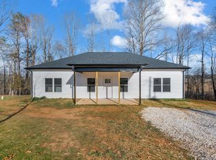 682 Cornfield Ln, Appomattox, VA 24522