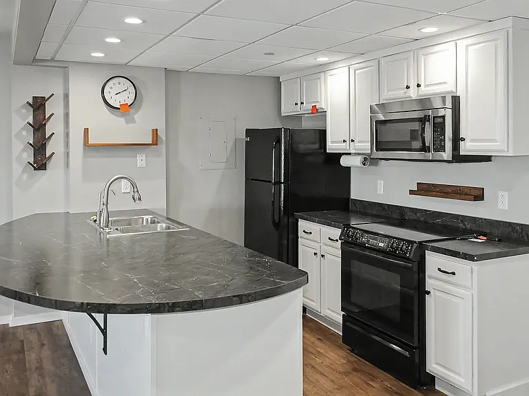 131 Main St #504 — Photo 3