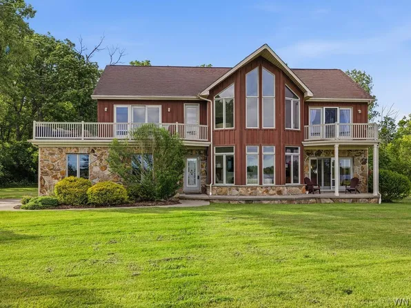 3199 W River Rd, Grand Island, NY 14072