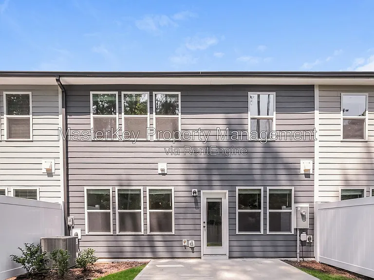 804 McKenzie Park Ter — Photo 27