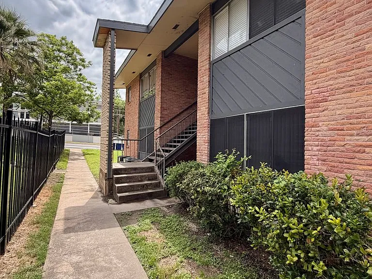3304 Red River St — Photo 28