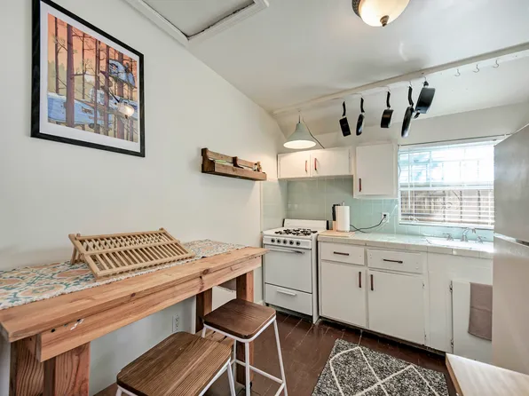 2105 E 20th St #20, Austin, TX 78722