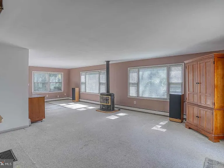 73 S Fairfield Dr — Photo 14