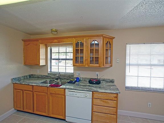 5th image of 3620 Pembrook Dr