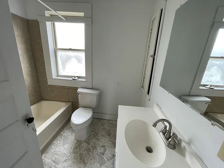 412 E 17th Ave — Photo 10