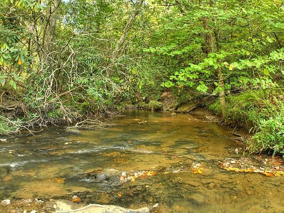 4th image of 390 Twin Creeks