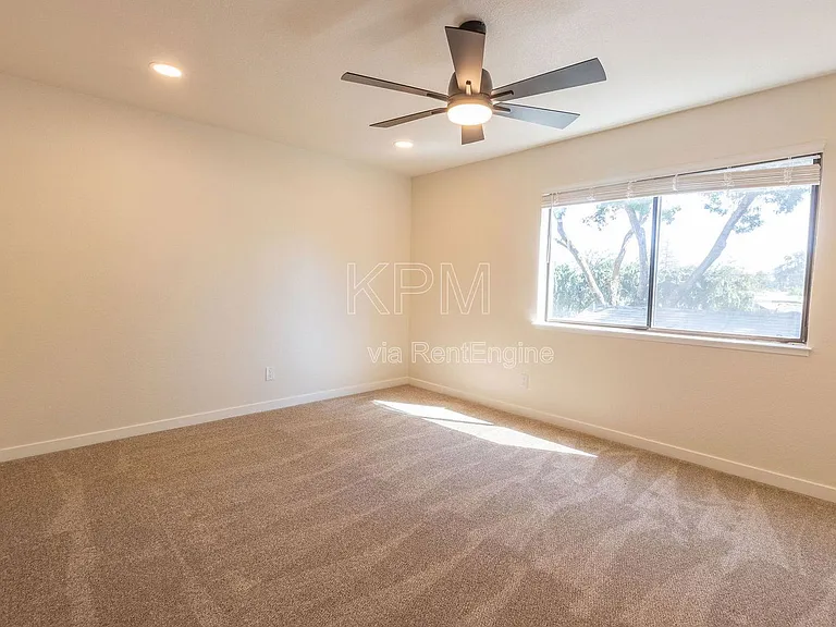 955 Academy St — Photo 23
