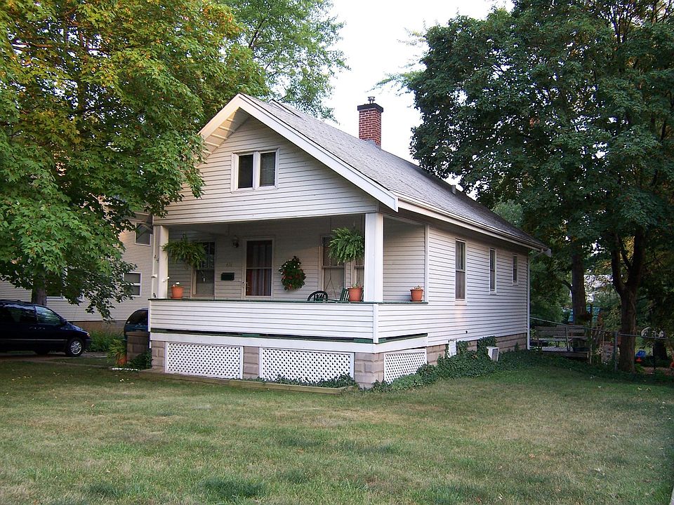 Porch with swing