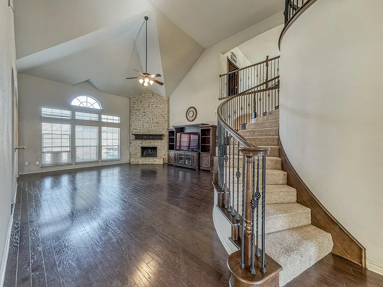 5716 Sleepy Creek Ln — Photo 9