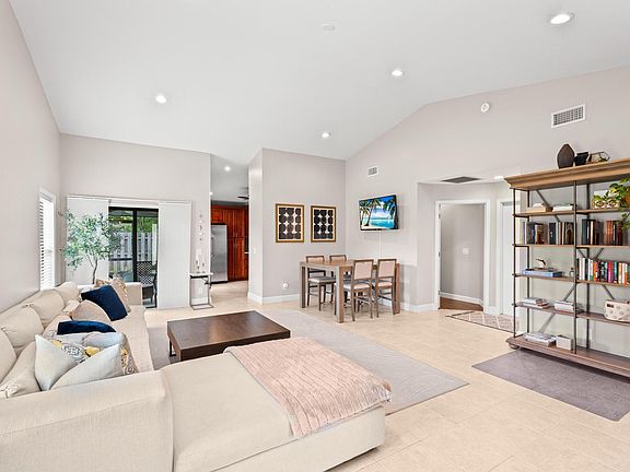 5th image of 9954 Watermill Circle #A