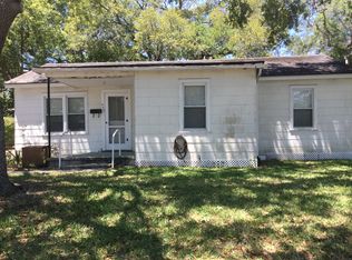 475 2nd St SW, Largo, FL 33770