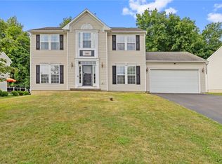 5451 Lucknow Dr, Clay, NY 13041