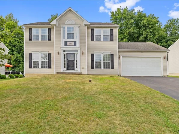 5451 Lucknow Dr, Clay, NY 13041