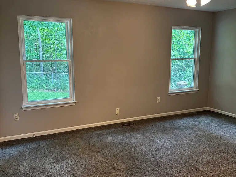905 Ferncliff Ct — Photo 16