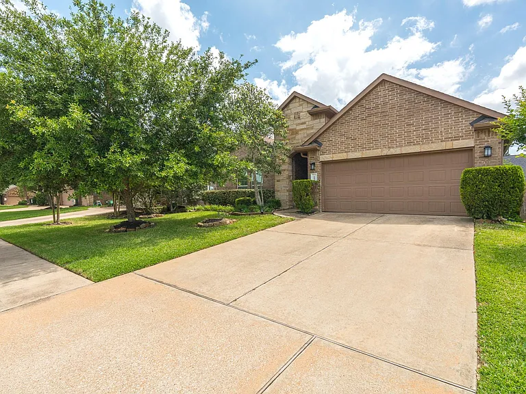 111 Pheasant Run Dr — Photo 2