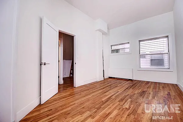 Rented by Urbane Brokerage | media 20