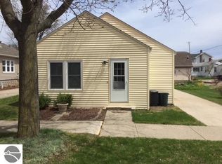 104 Smith St, East Tawas, MI 48730